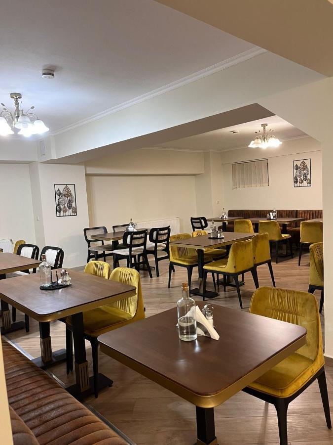 Camere De Inchiriat Elisei Timişoara Buitenkant foto